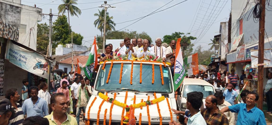 Dr.Tirupati Panigrahi during nomination.